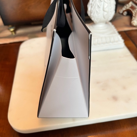 CHANEL Classic White and Black Gift Bag w/Red Camellia Flower -Ideal for Display - Picture 7 of 9